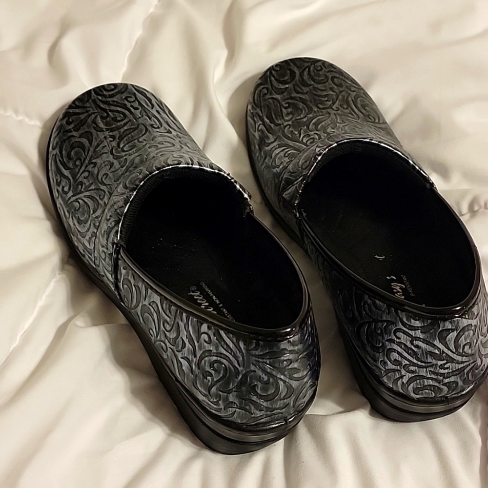 Ladies Clog Shoes